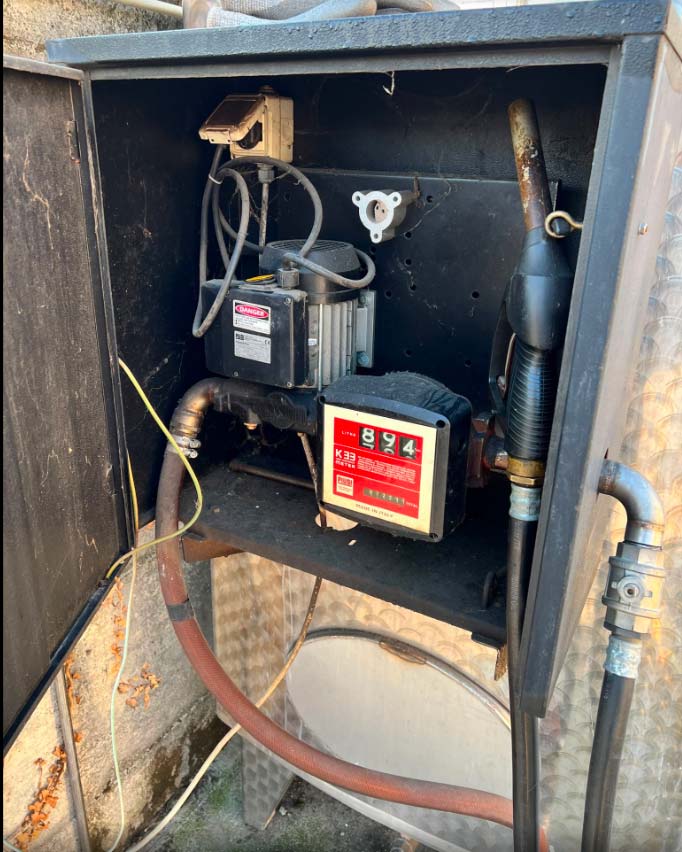 Serbatoio gasolio completo di pompa con contalitri HL 28